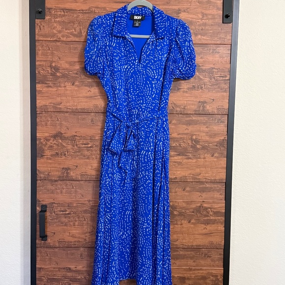Blue and white flowy dress. - Picture 1 of 5